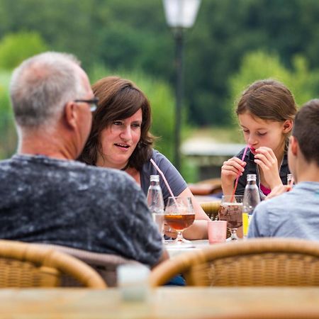 Oostappen Vakantiepark Hengelhoef Nv Hotell Aan de Wolfsberg Exteriör bild