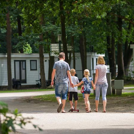 Oostappen Vakantiepark Hengelhoef Nv Hotell Aan de Wolfsberg Exteriör bild