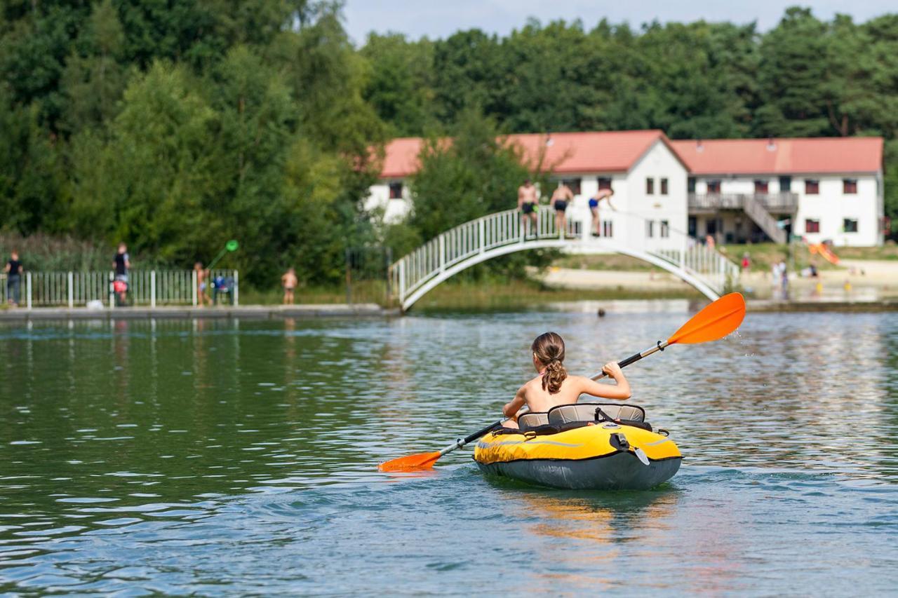 Oostappen Vakantiepark Hengelhoef Nv Hotell Aan de Wolfsberg Exteriör bild