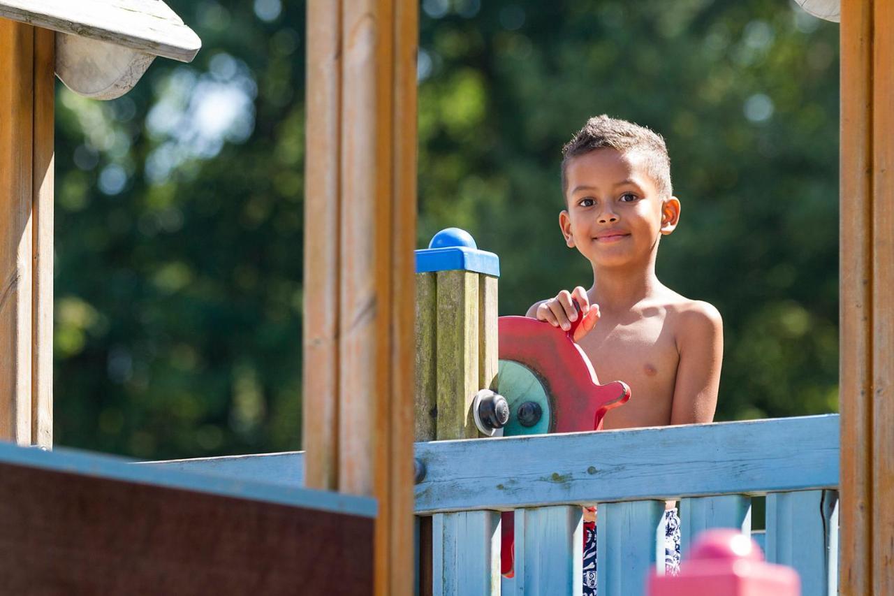 Oostappen Vakantiepark Hengelhoef Nv Hotell Aan de Wolfsberg Exteriör bild
