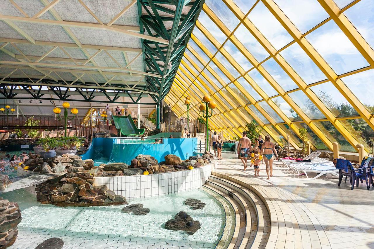 Oostappen Vakantiepark Hengelhoef Nv Hotell Aan de Wolfsberg Exteriör bild