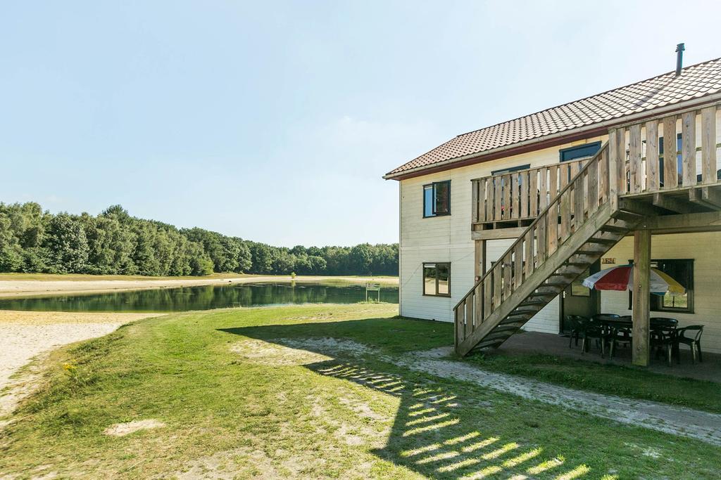 Oostappen Vakantiepark Hengelhoef Nv Hotell Aan de Wolfsberg Exteriör bild