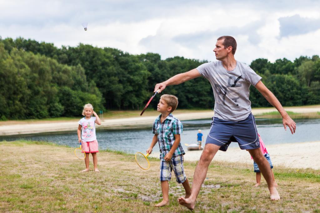 Oostappen Vakantiepark Hengelhoef Nv Hotell Aan de Wolfsberg Exteriör bild