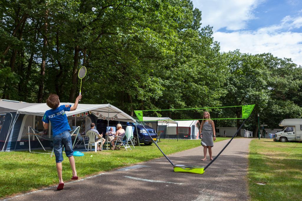 Oostappen Vakantiepark Hengelhoef Nv Hotell Aan de Wolfsberg Exteriör bild