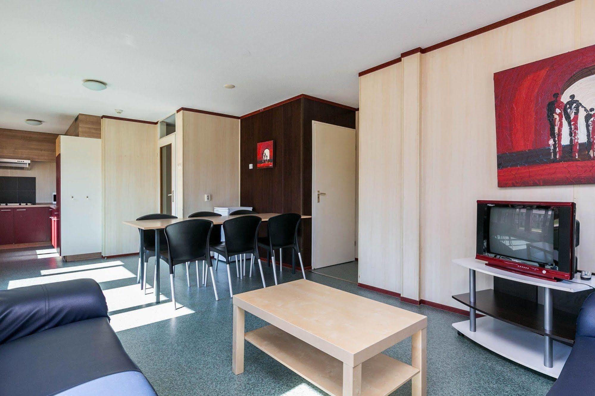Oostappen Vakantiepark Hengelhoef Nv Hotell Aan de Wolfsberg Exteriör bild