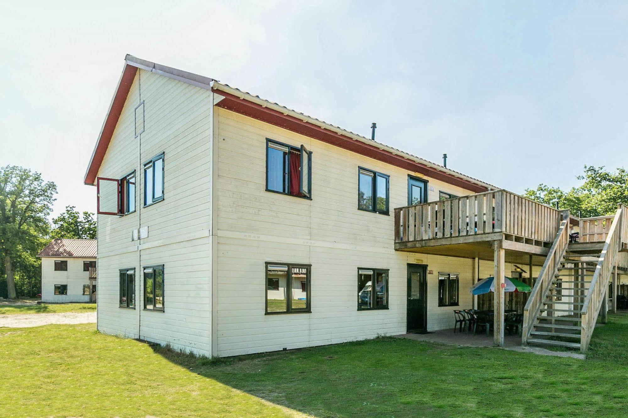 Oostappen Vakantiepark Hengelhoef Nv Hotell Aan de Wolfsberg Exteriör bild