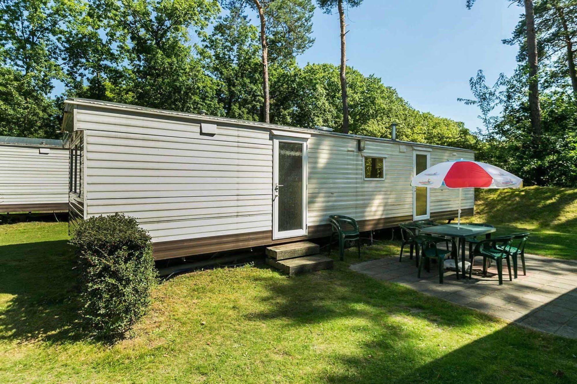 Oostappen Vakantiepark Hengelhoef Nv Hotell Aan de Wolfsberg Exteriör bild